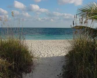 Ocean Jewels Resort - Daytona Beach - Strand