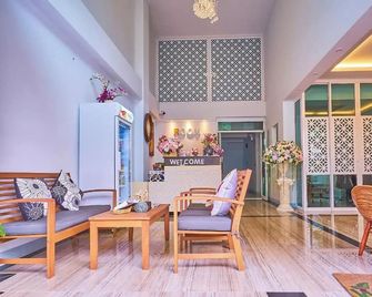 Collection O Room Lanna Hotel - Чіангмай - Вітальня