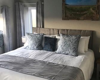 South Sands Hotel - Weston-super-Mare - Bedroom