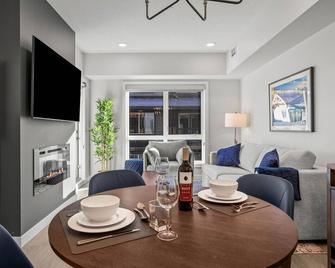 New 1 Bed Condo | Heated Outdoor Pool & Hot Tub - Dead Man's Flats - Dining room