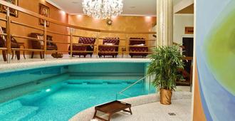 Golden Royal Boutique Hotel & Spa - Košice - Pool