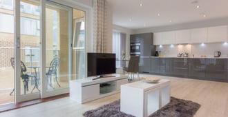 Citystay - Vesta Apartments - Cambridge - Living room
