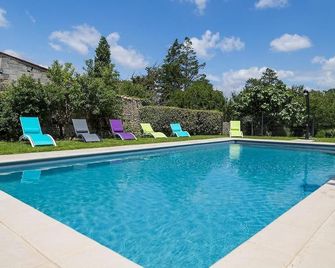 L'enclos bleu, gîte - marais poitevin avec piscine chauffée - Fontenay-le-Comte - Piscina