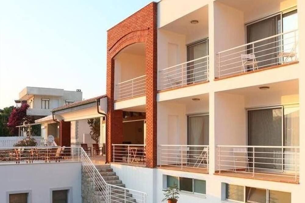 Reyhan Hotel - Karaburun - Building