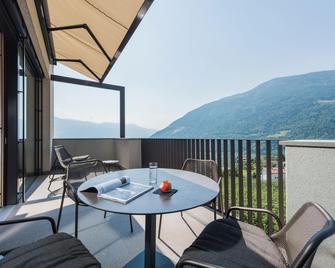 Paloria Apartments & Sport - Lagundo - Balkon