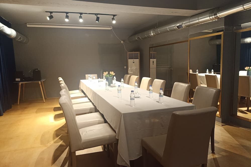 Udi Hotel - קנאקלה - חדר ישיבות