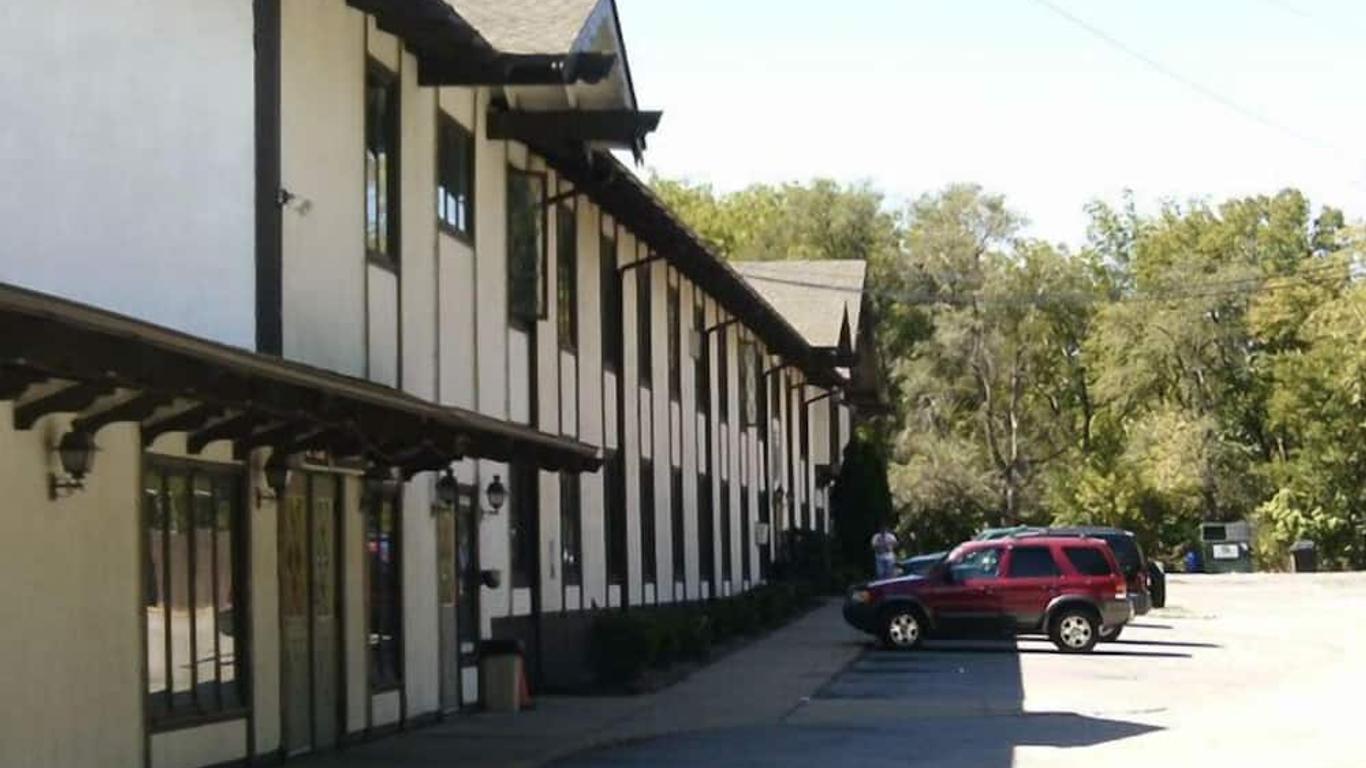 Budget Inn & Suites