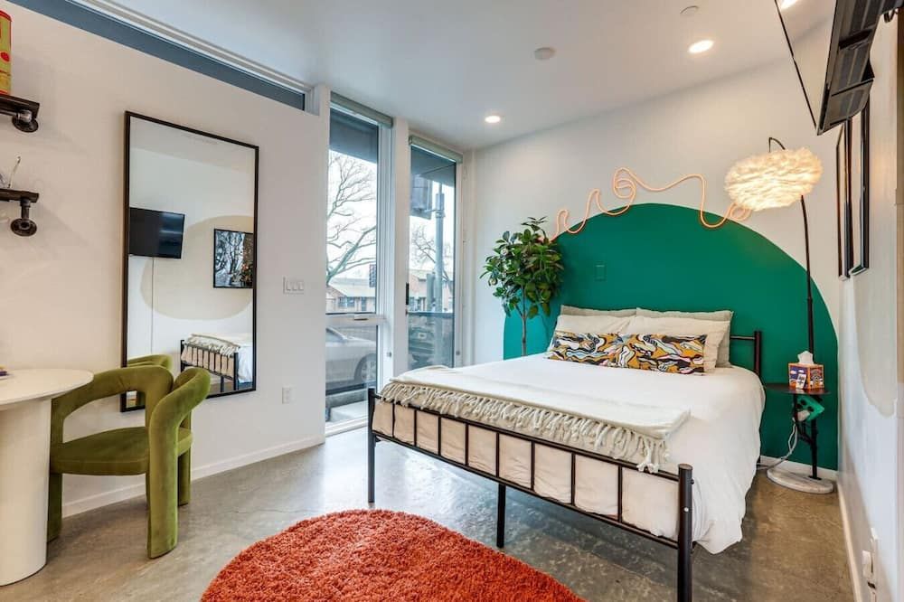 Modern Artist Loft - Sacramento