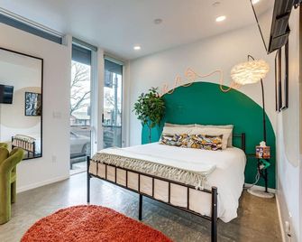 Modern Artist Loft - Sacramento