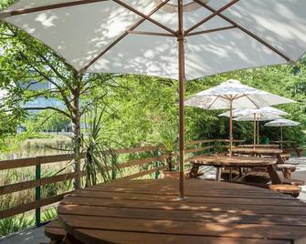 Campanile Hotel Dartford - Dartford - Patio