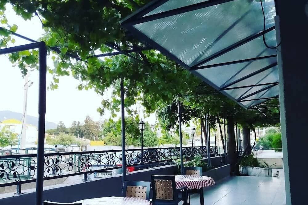 Akdeniz Apart Hotel - מרמריס - מרפסת