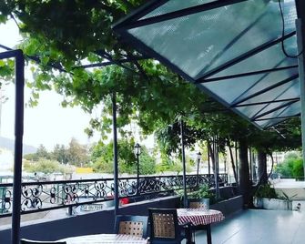 Akdeniz Apart Hotel - מרמריס - מרפסת