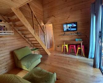 Hermosa y cómoda cabaña con vista al lago - Vichuquén - Sala de estar