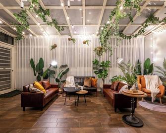 Penghu Storyteller - Magong - Hol