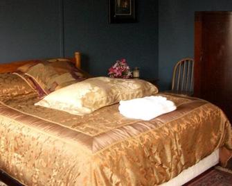 Ubon Thai Victorian Inn & Restaurant - Staunton - Habitación