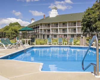 Fairbanks Inn - Saint Johnsbury - Pool