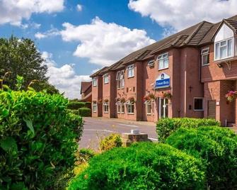 Consort Hotel - Rotherham - Building