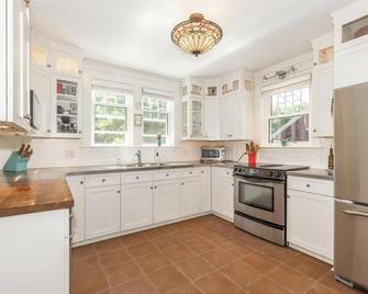Peaceful House, Calming Gardens + Kitchen + Wi-Fi - Middleton - Cocina