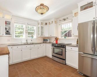 Peaceful House, Calming Gardens + Kitchen + Wi-Fi - Middleton - Kitchen