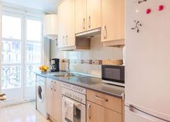 Boutique Apartments In The Heart Of Madrid - Madrid - Cocina