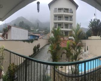 Very Complete Apartment, Quiet, Great Location And Leisure - Teresópolis - Balkon