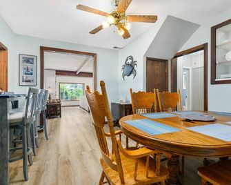 Garibaldi Getaway - Garibaldi - Essbereich