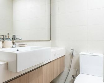 Nasma Luxury Stays - Azizi Riviera 6 Cozy Studio with Burj Khalifa View - Dubái - Baño