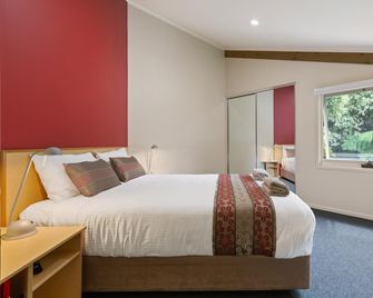 Tathra Beach House Holiday Apartments - Bega - Camera da letto