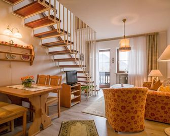 Ferienwohnung Stigloher im Bergschlößl - Oberaudorf - Living room