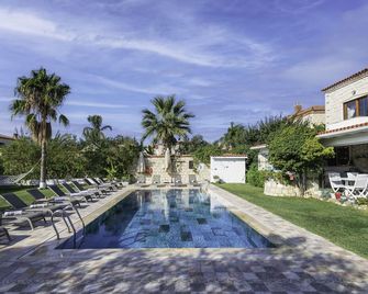 Koclu Konagi Hotel - Alacati - Pool