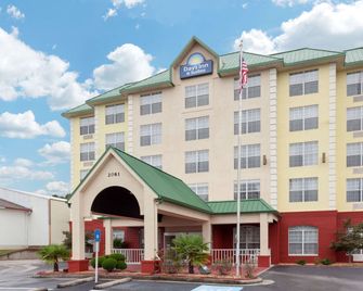 Days Inn & Suites by Wyndham Tucker/Northlake - Tucker - Будівля