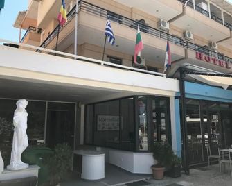 Aqua Beachfront Elegant Hotel - Olympiaki Akti - Gebouw