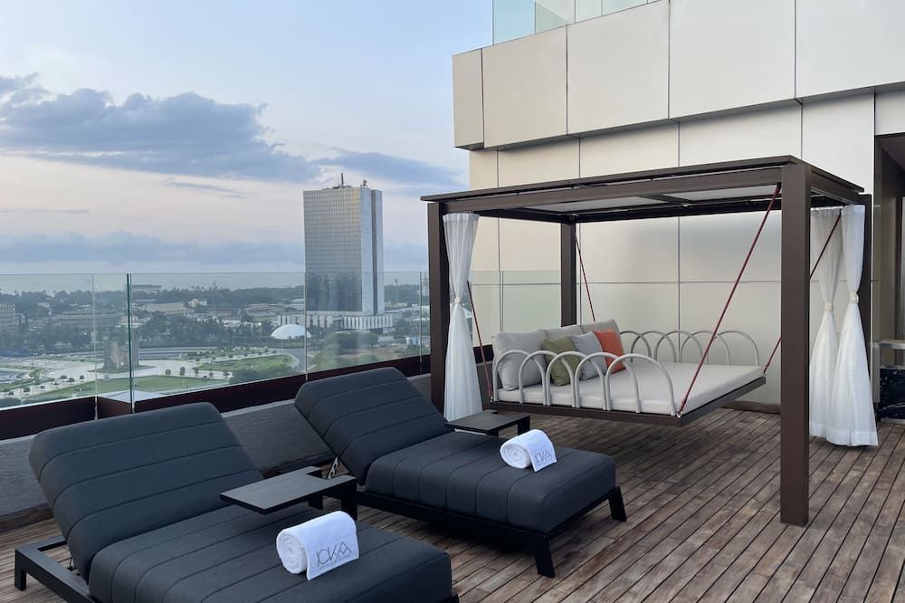 سيكا جولدن هوتل آند سويتس - لومي - شرفة