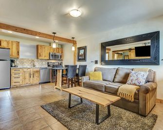 Wall Street Suites - Bend