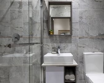Luxe Suites Boutique Hotel - Durban - Bathroom