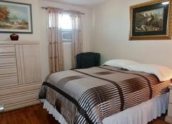 Niagara Falls Executive Suites - Unit 2 - Niagara Falls