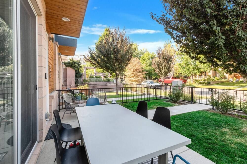 Exquisite Luxury Cherry Creek Mid Century Modern Townhouse with Rooftop Deck! - دنفر (كولورادو) - شرفة