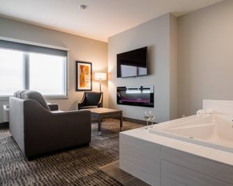 Amsterdam Inn & Suites, an Ascend Collection Hotel - Grand Falls - Bedroom
