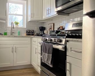 South Jersey Suburban Hideaway - Evesham Township - Kitchen