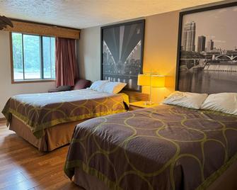 Super 8 by Wyndham Chaska - Chaska - Bedroom