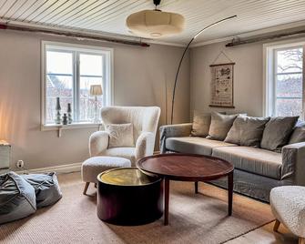 3 Bedroom Lovely Home In Alingsås - Alingsås - Sala de estar