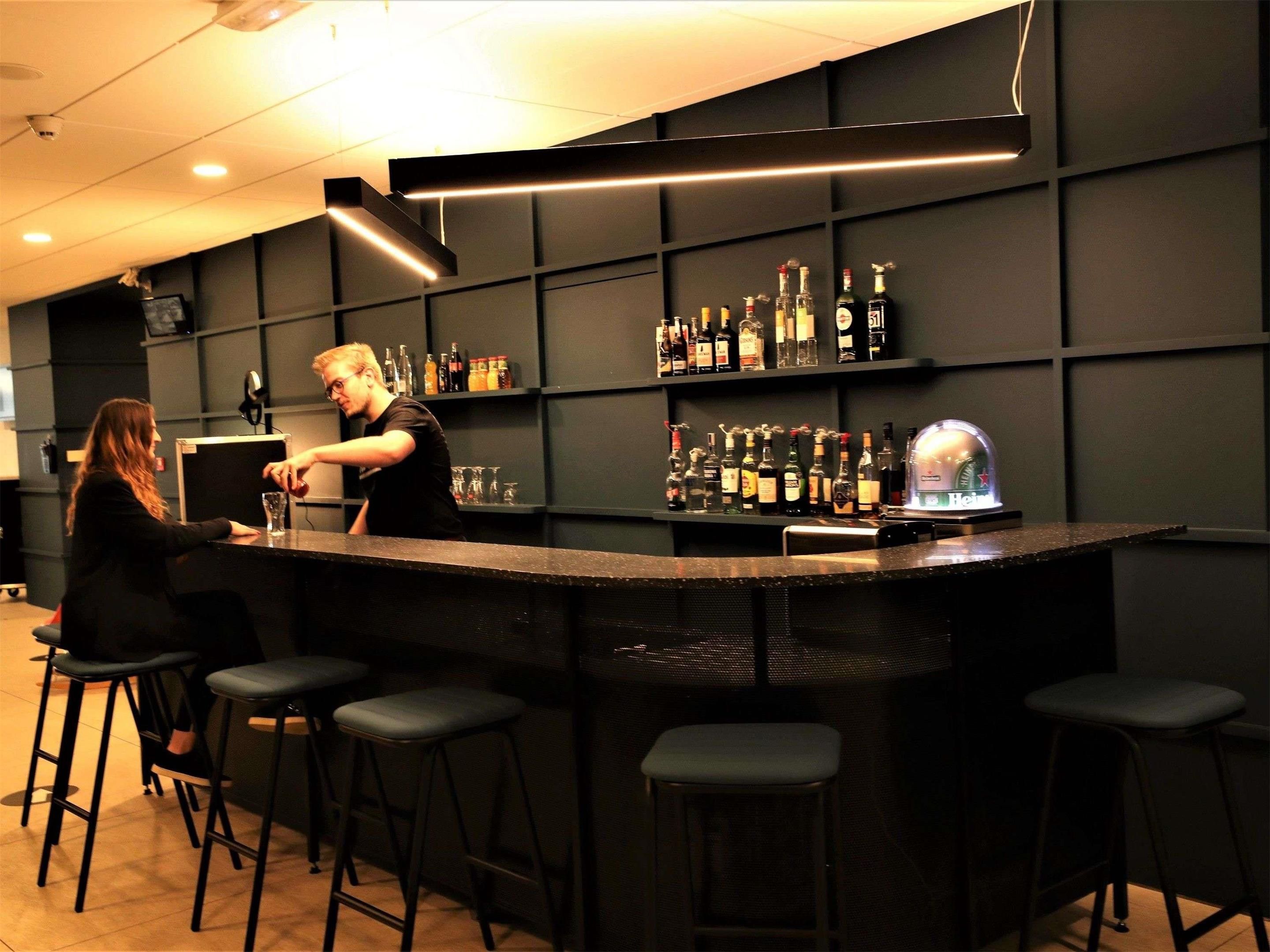ibis Styles Nancy Centre Gare - נאנסי - בר