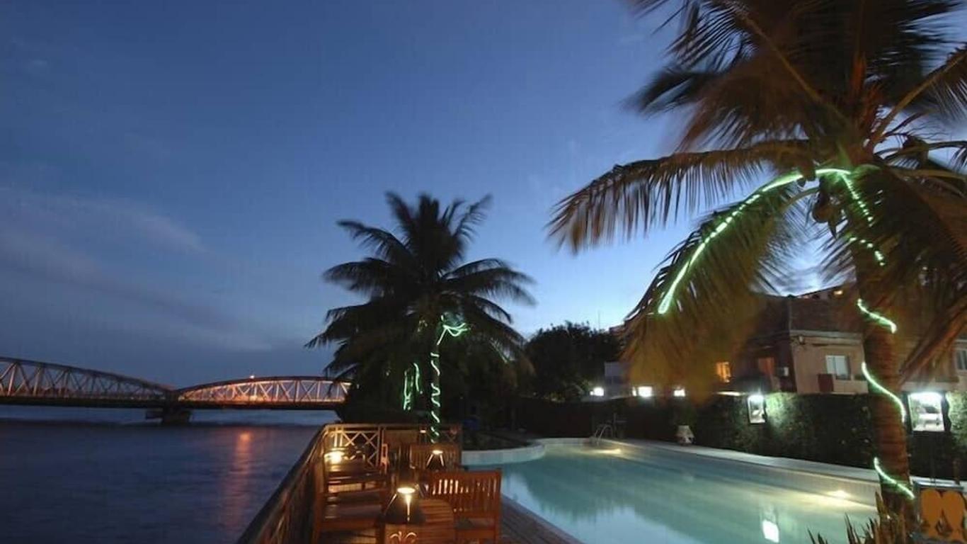 أوتل دي لا بوست