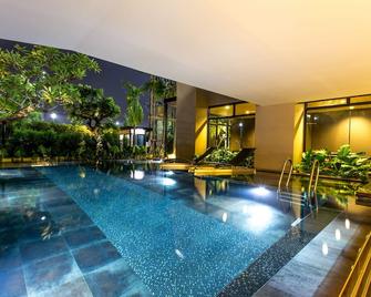 Hyde Park Chiangmai - Chiang Mai - Zwembad