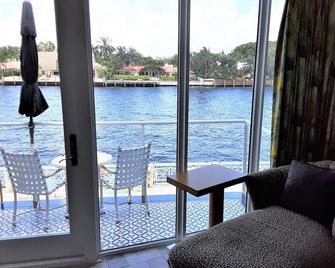 Manhattan Tower Apartment Hotel - Fort Lauderdale - Balcony