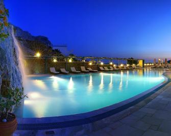 Elena Village - מאסורי - בריכה