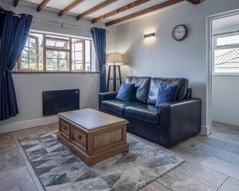 Honeysuckle Cottage - 1 Bedroom Cottage - Amroth - Narberth - Living room