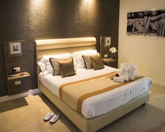 Hotel San Pietro - Naples - Chambre