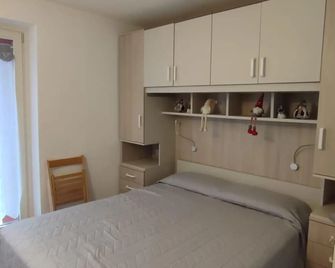 Elyana s Home in Vezza d Oglio - Vezza d'Oglio - Bedroom