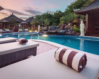 Mamamia island villa - Nusa Penida - Piscină